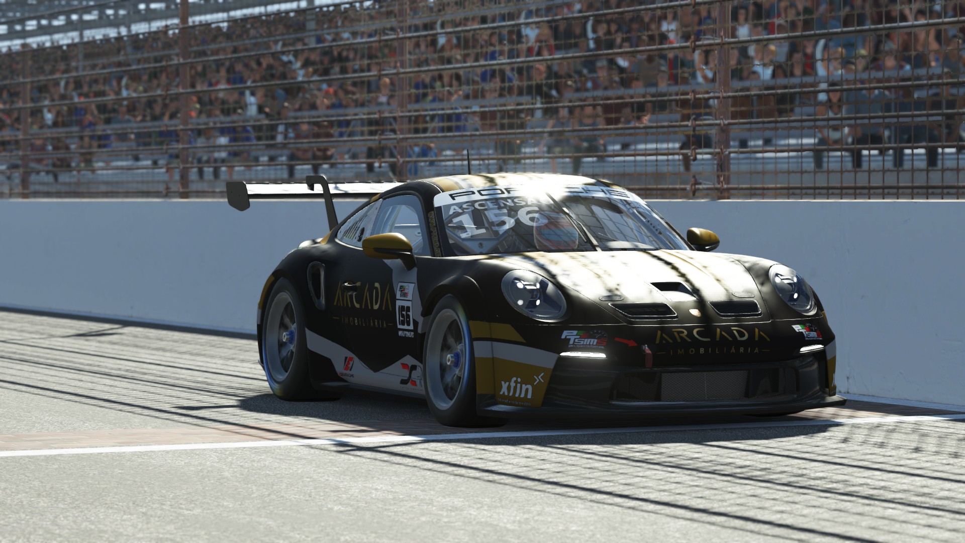 João Ascensão (#156, United SimRacing), vencedor do campeonato, a bordo do seu Porsche 911 (992) GT3 Cup.